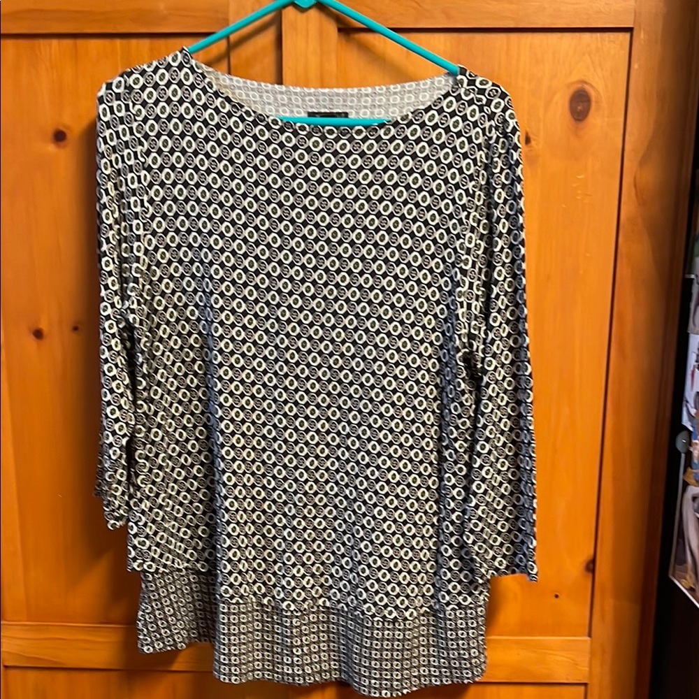 Elegant Black and White Patterned Women's Top